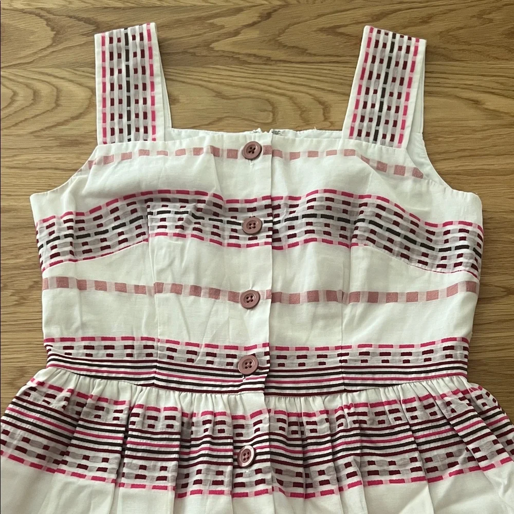 Gal Meets Glam Dress - Picture 4 of 5